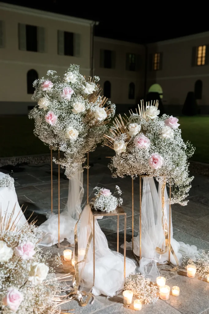 Flowers and candles on the wedding night in Bra